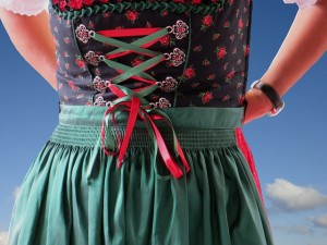 dirndl-720389_640